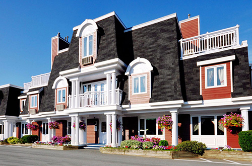 Exterior photo of Inn On The Lake